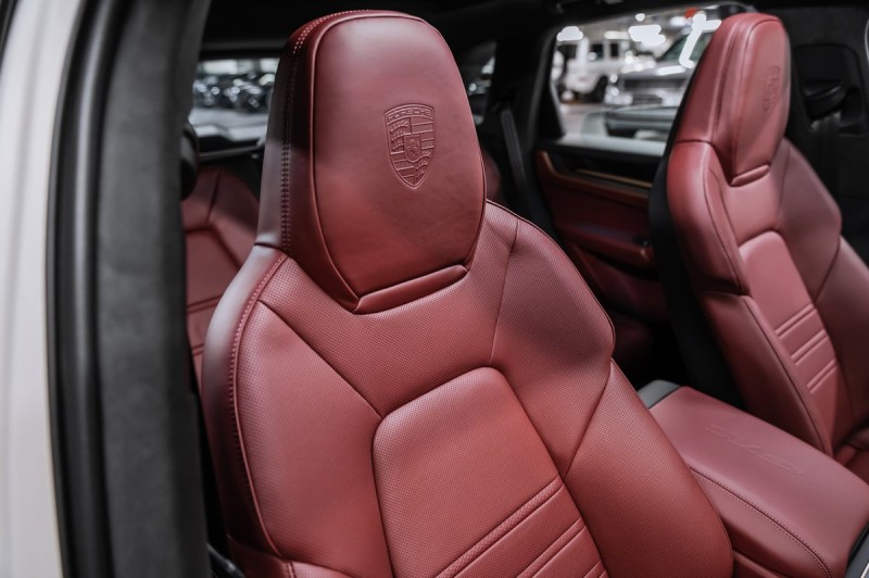 Porsche Cayenne GTS 2025