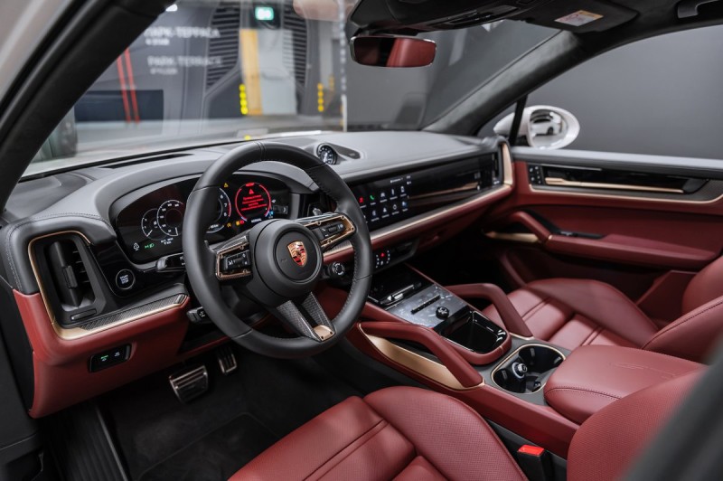 Porsche Cayenne GTS 2025