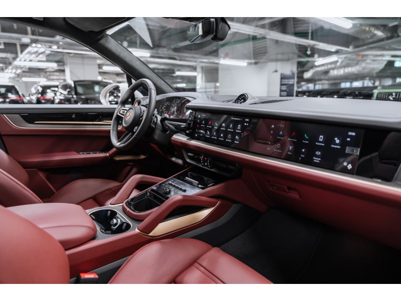Porsche Cayenne GTS 2025