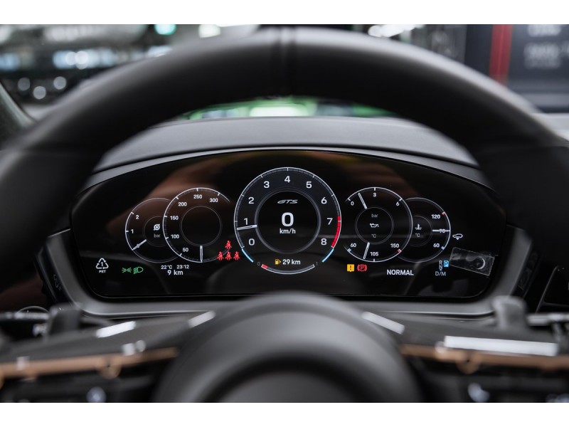 Porsche Cayenne GTS 2025