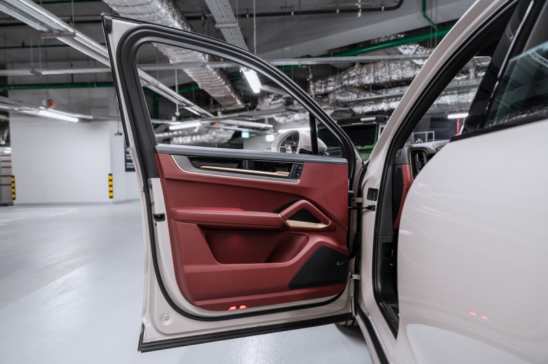 Porsche Cayenne GTS 2025