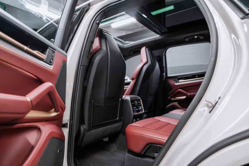 Porsche Cayenne GTS 2025