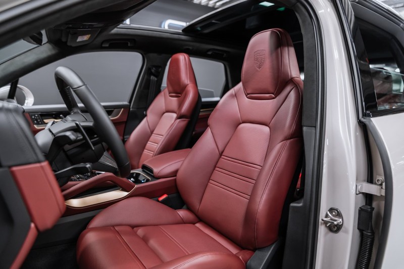 Porsche Cayenne GTS 2025