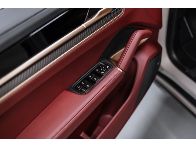 Porsche Cayenne GTS 2025