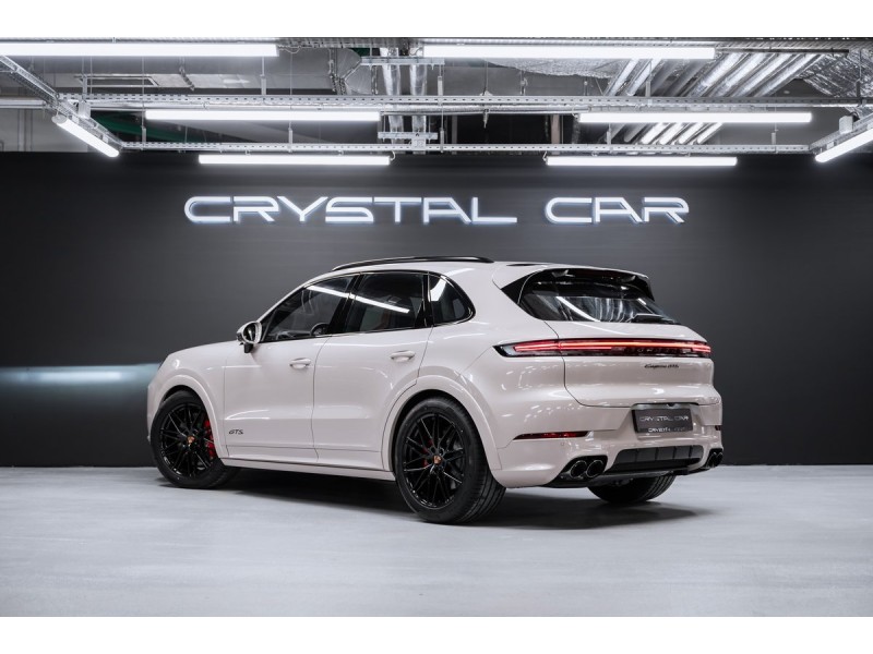 Porsche Cayenne GTS 2025