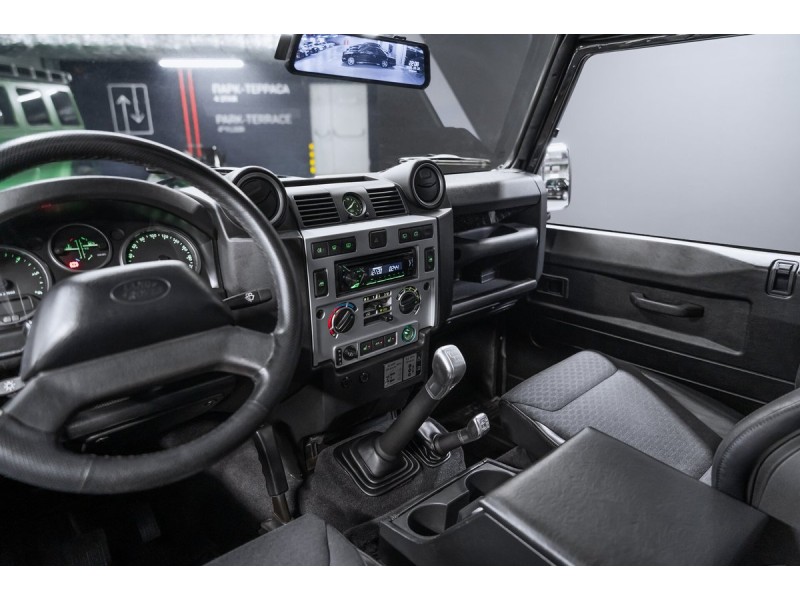 Land Rover Defender SE 2008