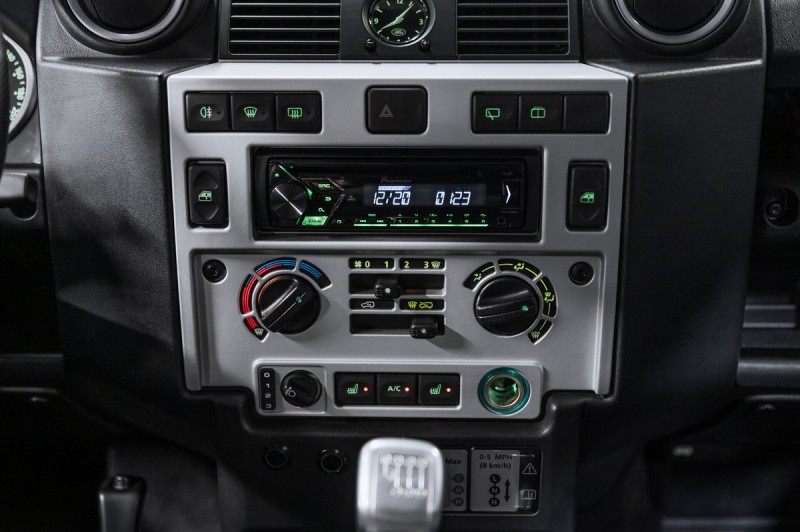Land Rover Defender SE 2008