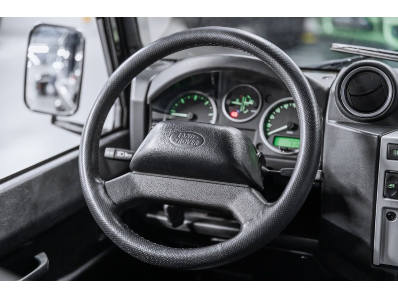Land Rover Defender SE 2008