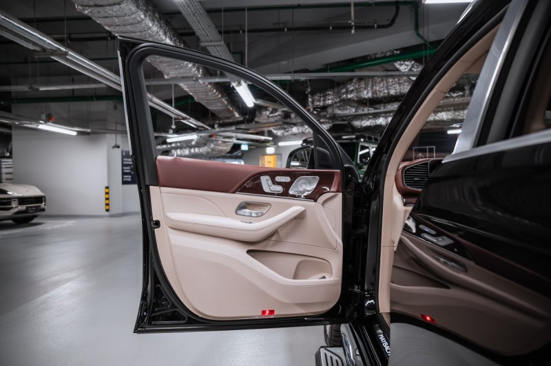 Mercedes-Benz Maybach GLS-класс 600 - 2021