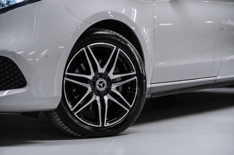 Mercedes-Benz V-Класс  2023