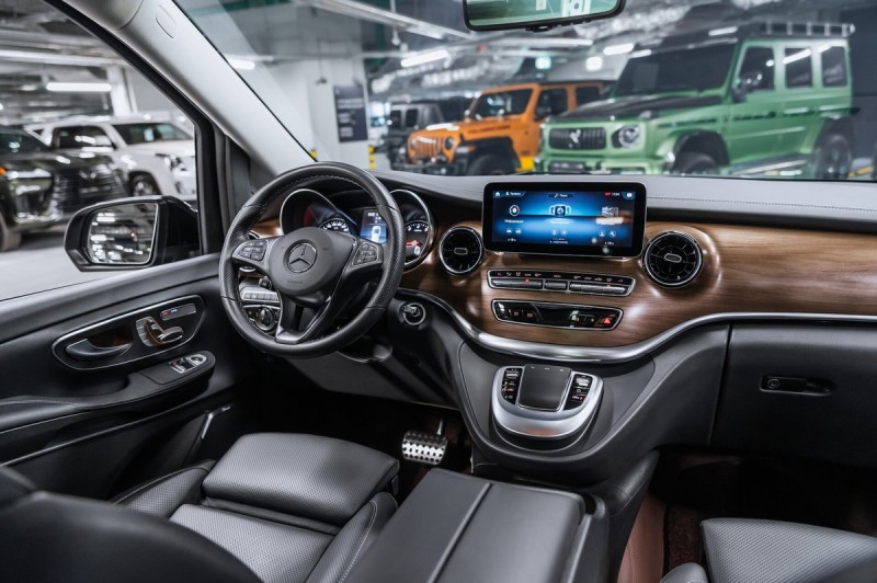 Mercedes-Benz V-Класс Premium 2023