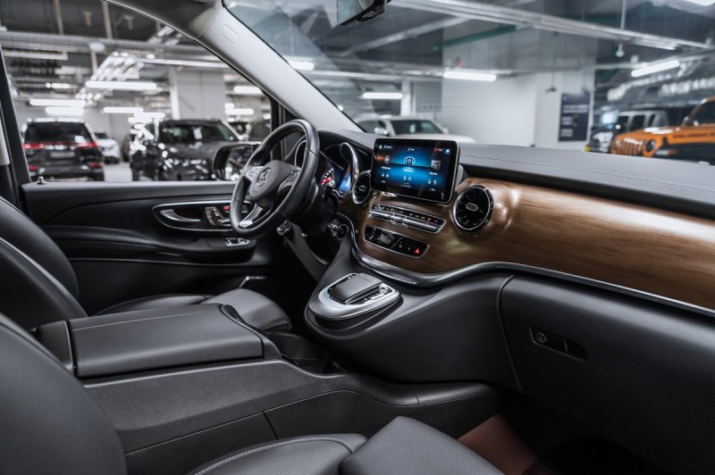 Mercedes-Benz V-Класс Premium 2023