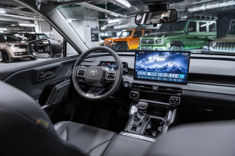 Toyota RAV4 Luxury 2026