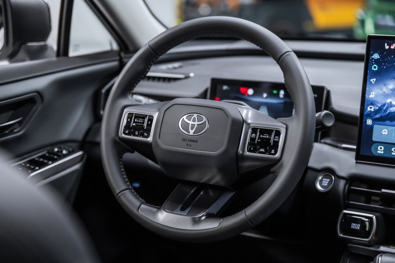 Toyota RAV4 Luxury 2026