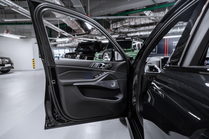 BMW X7  2025