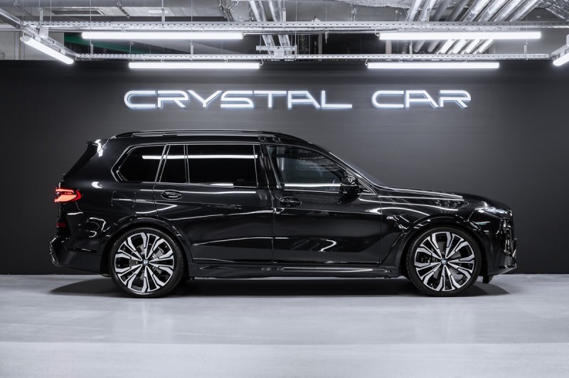 BMW X7  2025