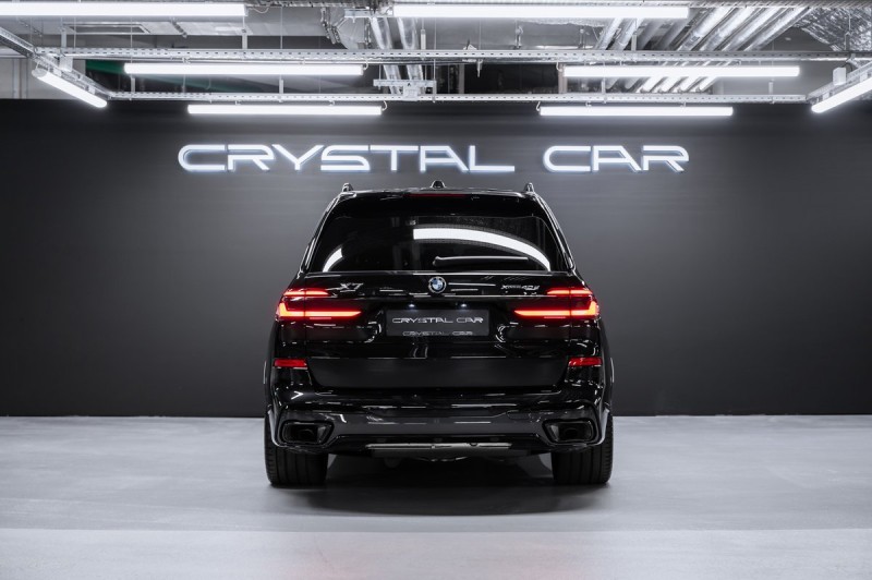 BMW X7  2025