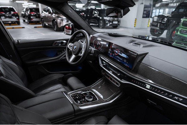 BMW X7  2025