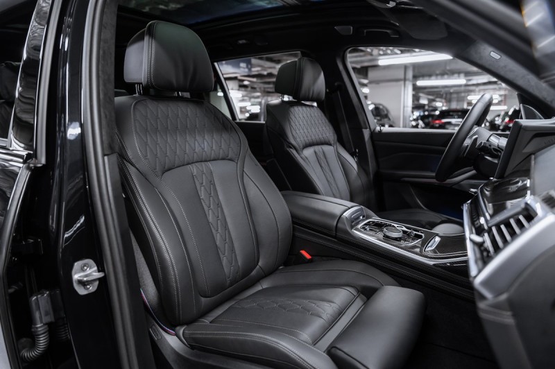 BMW X7  2025