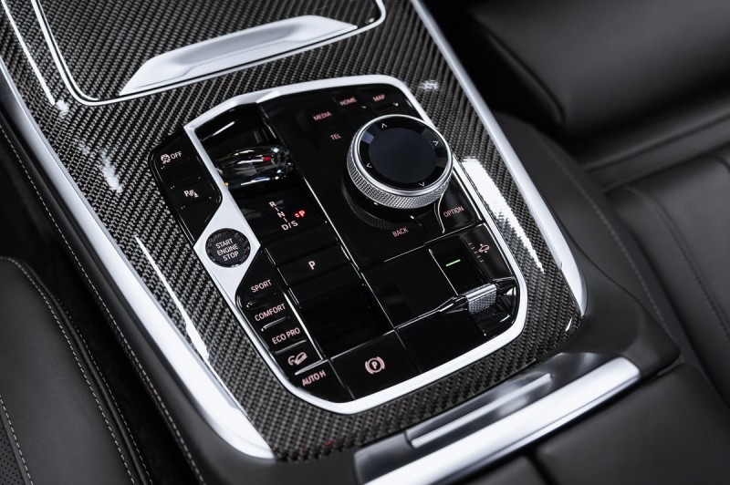 BMW X7  2025