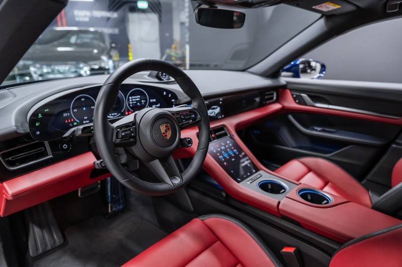 Porsche Taycan 4S 2024