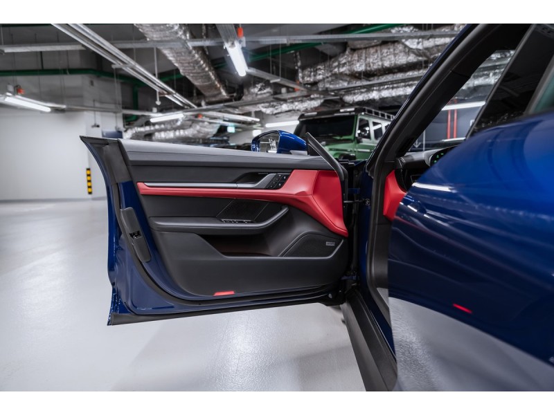 Porsche Taycan 4S 2024
