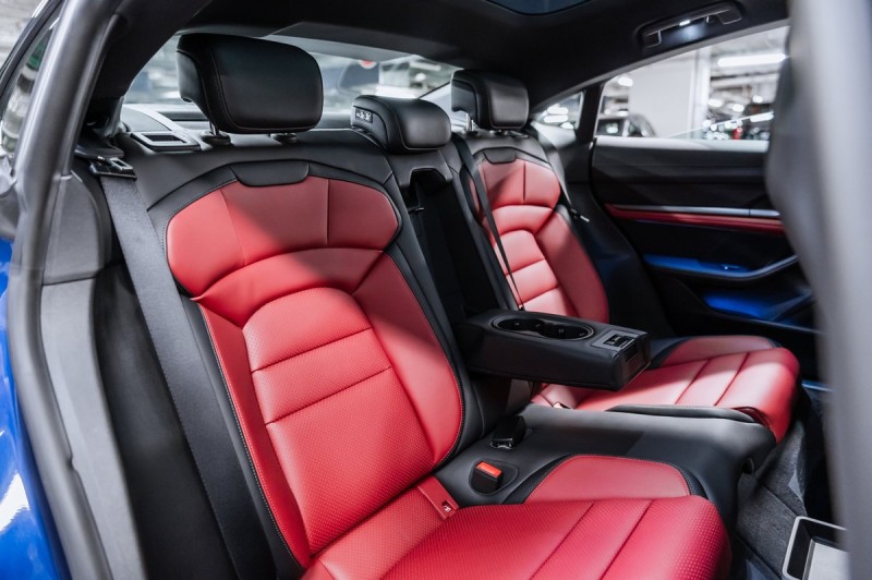 Porsche Taycan 4S 2024