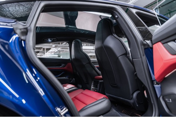 Porsche Taycan 4S 2024