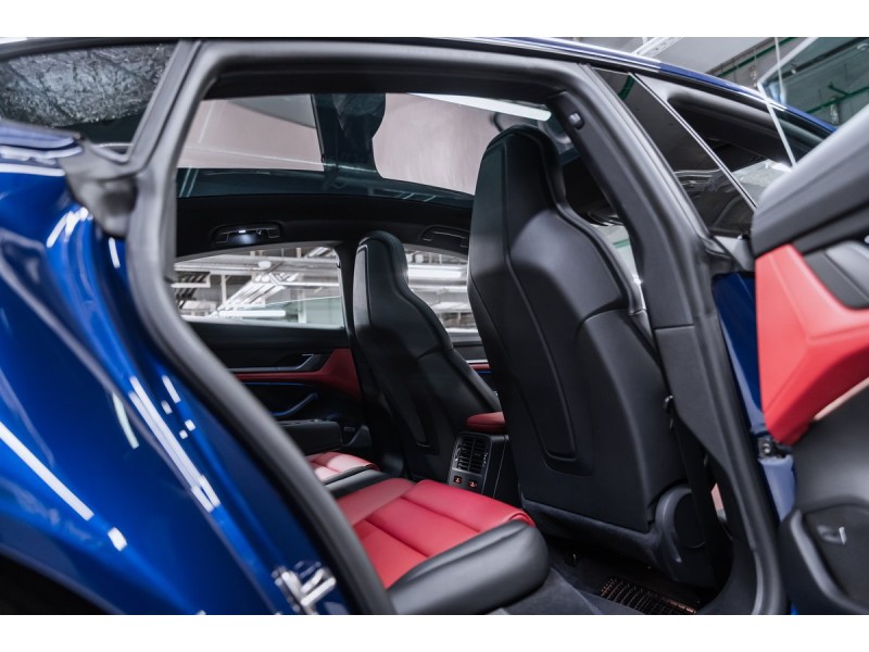 Porsche Taycan 4S 2024