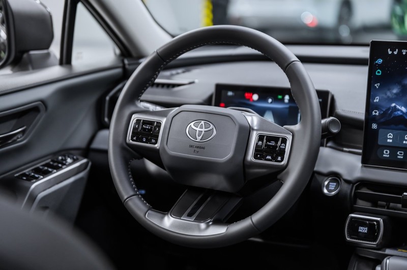 Toyota RAV4 Luxury 2026