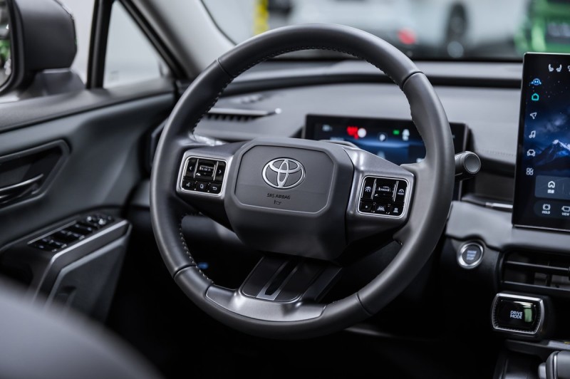 Toyota RAV4 Luxury 2026
