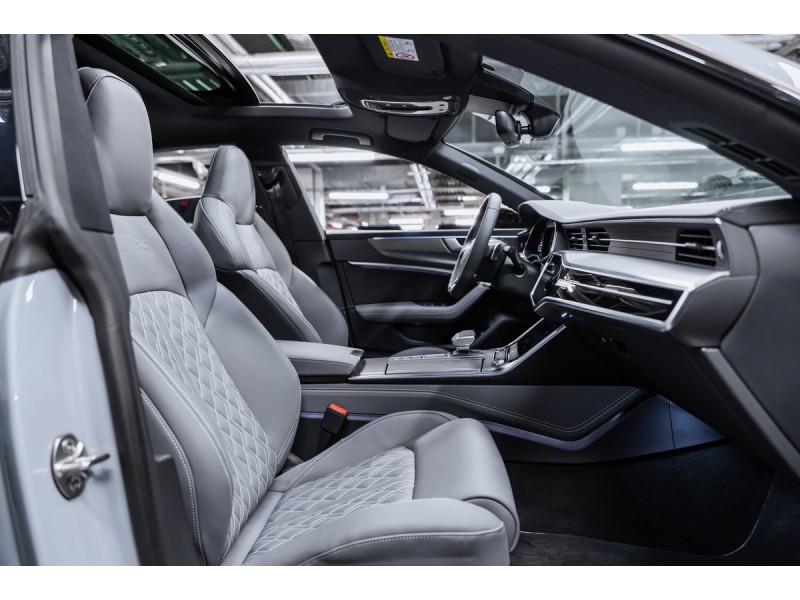 Audi A7 45 TFSI quattro S-line Farsighted 2025