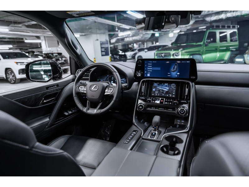 Lexus LX Boundary 2025