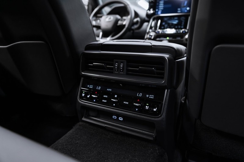 Lexus LX Boundary 2025