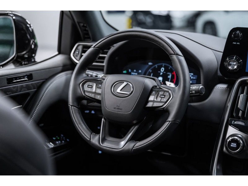 Lexus LX Boundary 2025