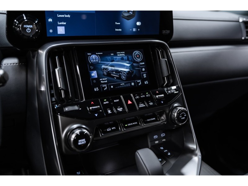 Lexus LX Boundary 2025
