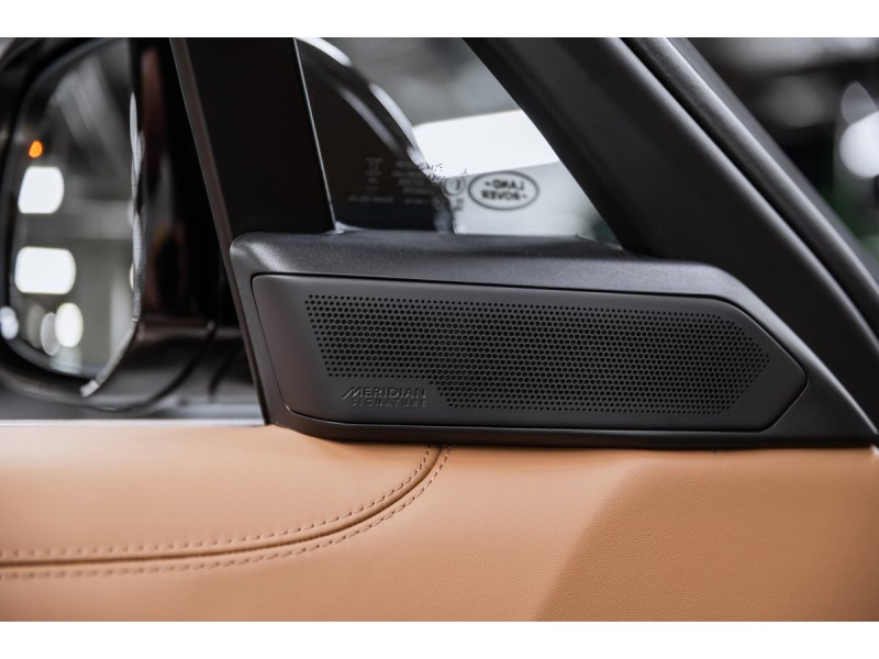 Land Rover Range Rover SV 2025