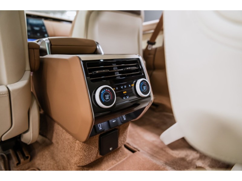 Land Rover Range Rover SV 2025