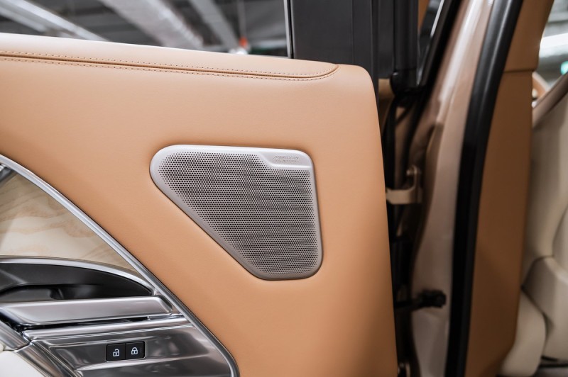 Land Rover Range Rover SV 2025