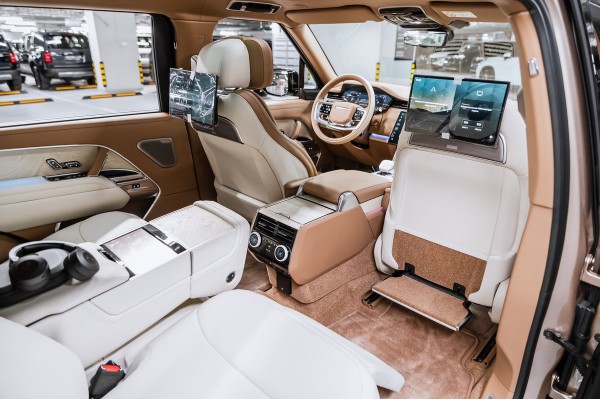 Land Rover Range Rover SV 2025