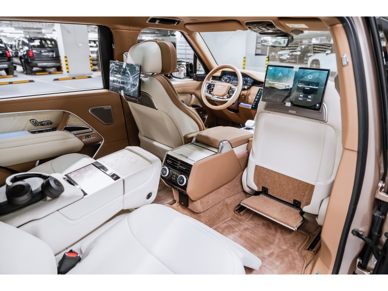 Land Rover Range Rover SV 2025
