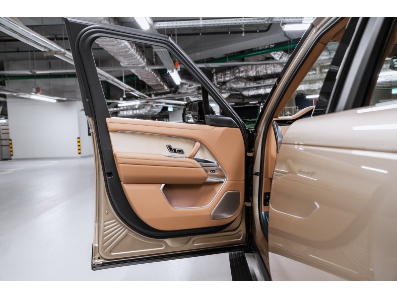 Land Rover Range Rover SV 2025