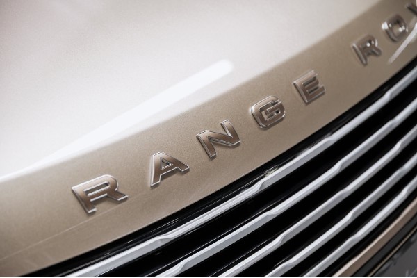 Land Rover Range Rover SV 2025