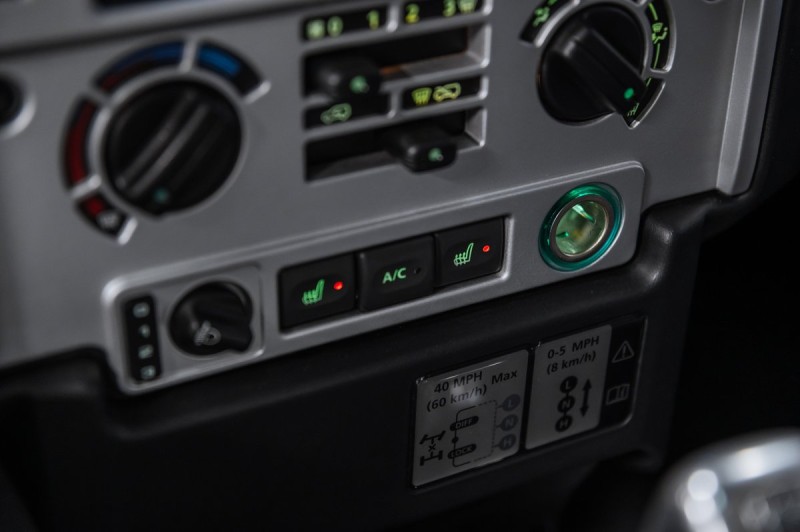 Land Rover Defender  2008