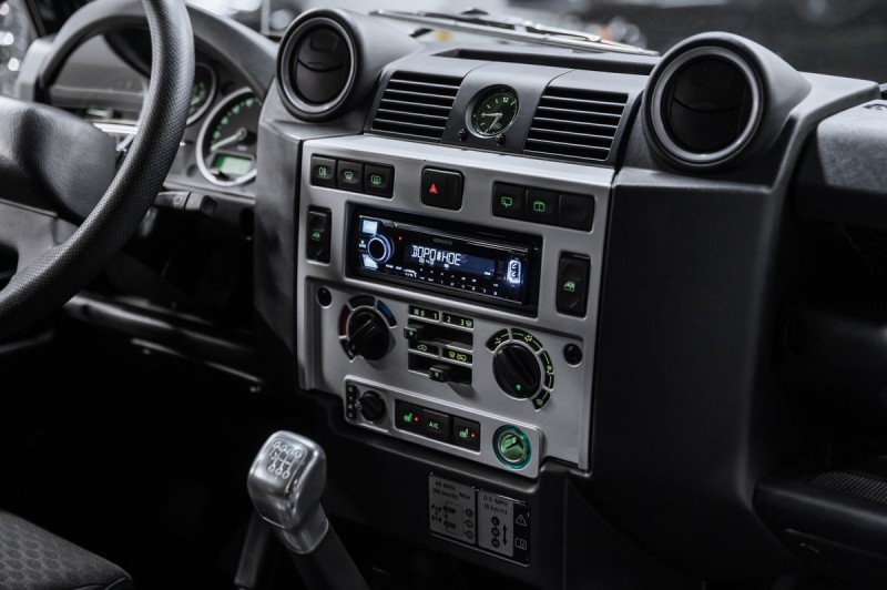 Land Rover Defender  2008