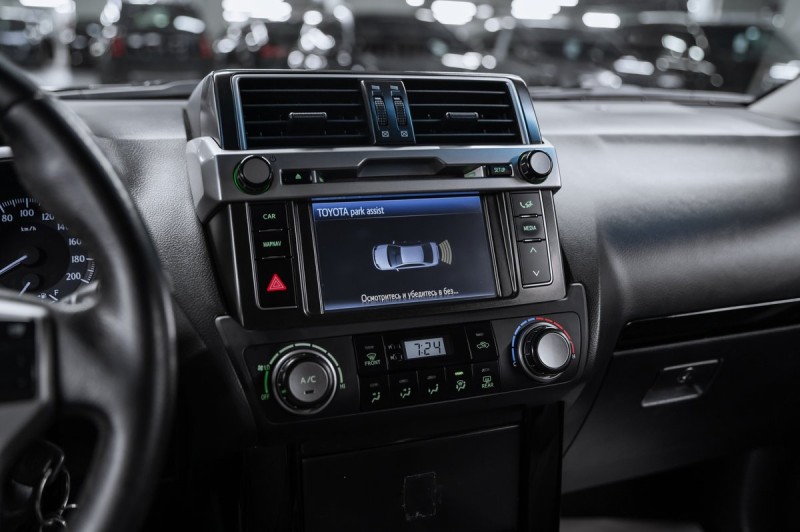Toyota Land Cruiser Prado Стандарт 2015