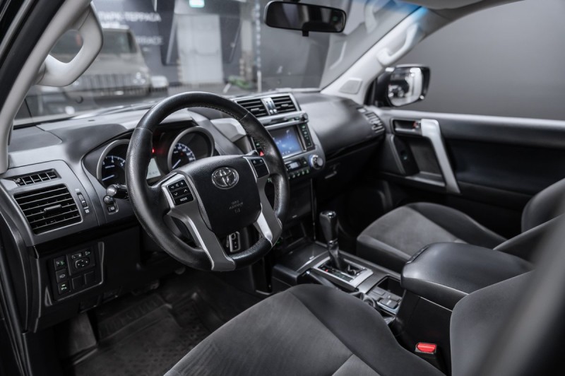 Toyota Land Cruiser Prado Стандарт 2015