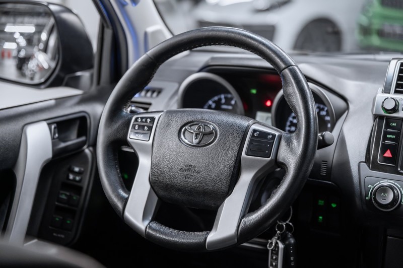 Toyota Land Cruiser Prado Стандарт 2015