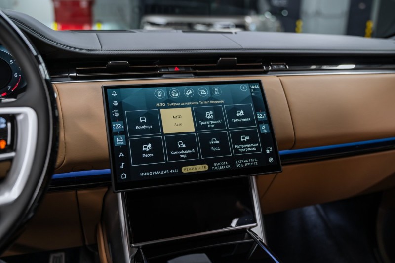 Land Rover Range Rover V — 2026