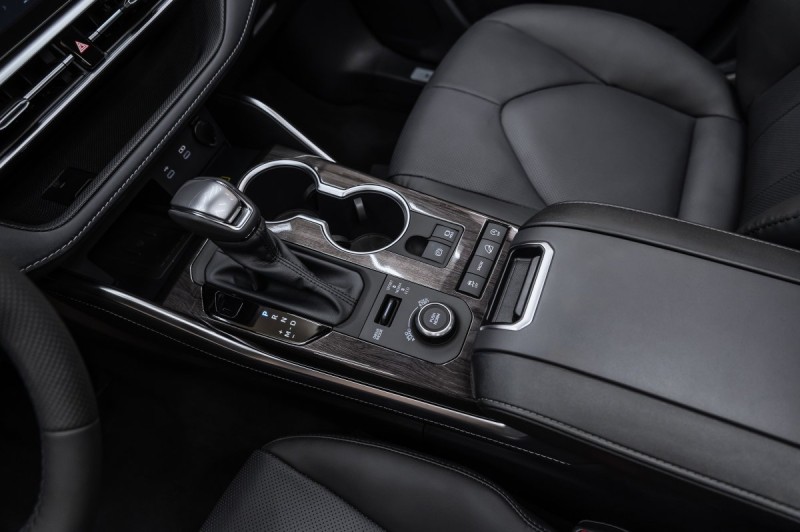Toyota Highlander IV — 2026
